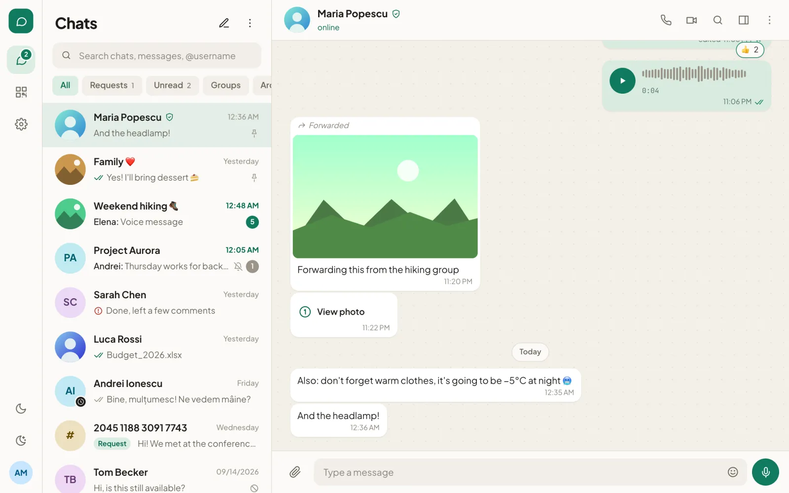Dialog on a computer: the chat list and an open chat